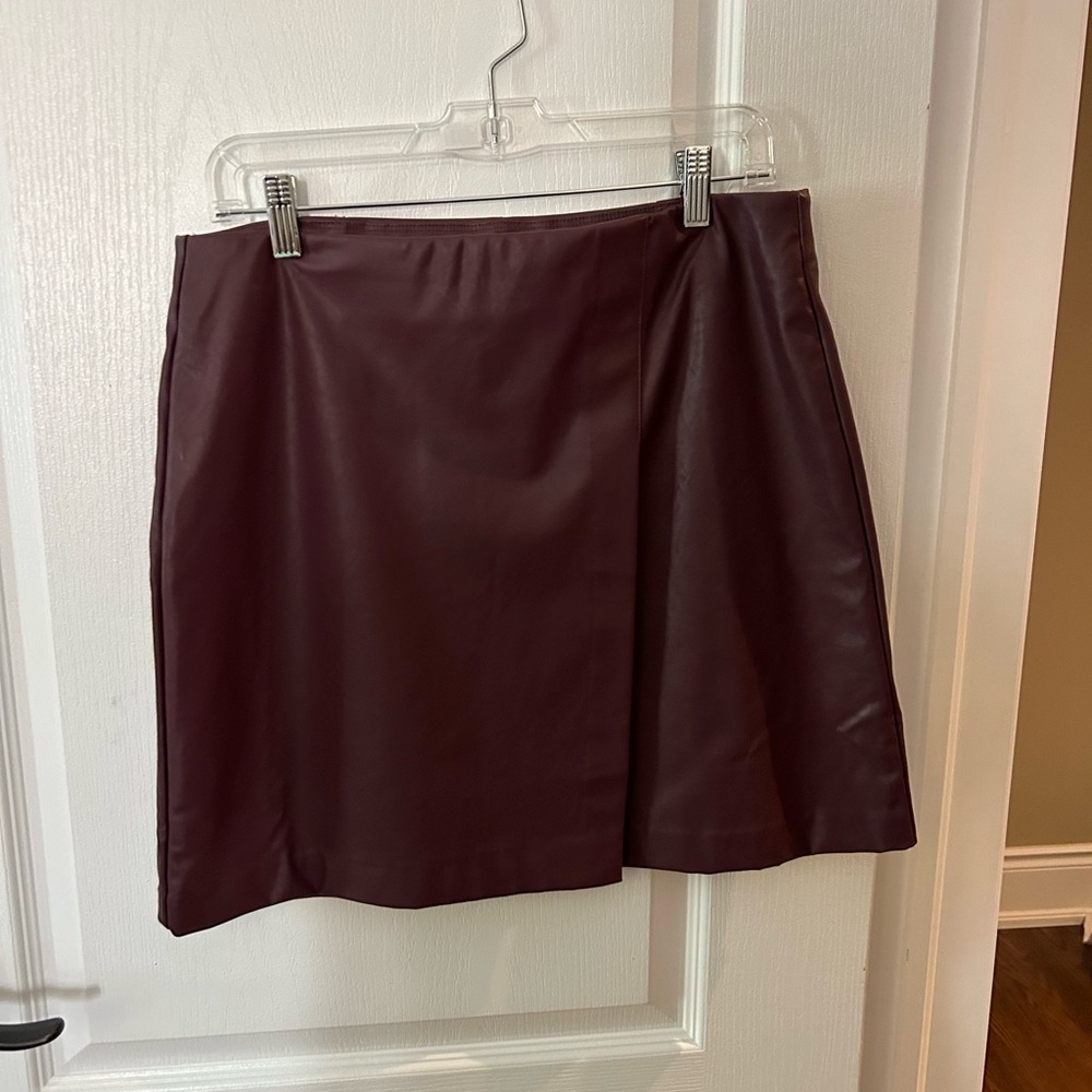 Faux leather mini skirt